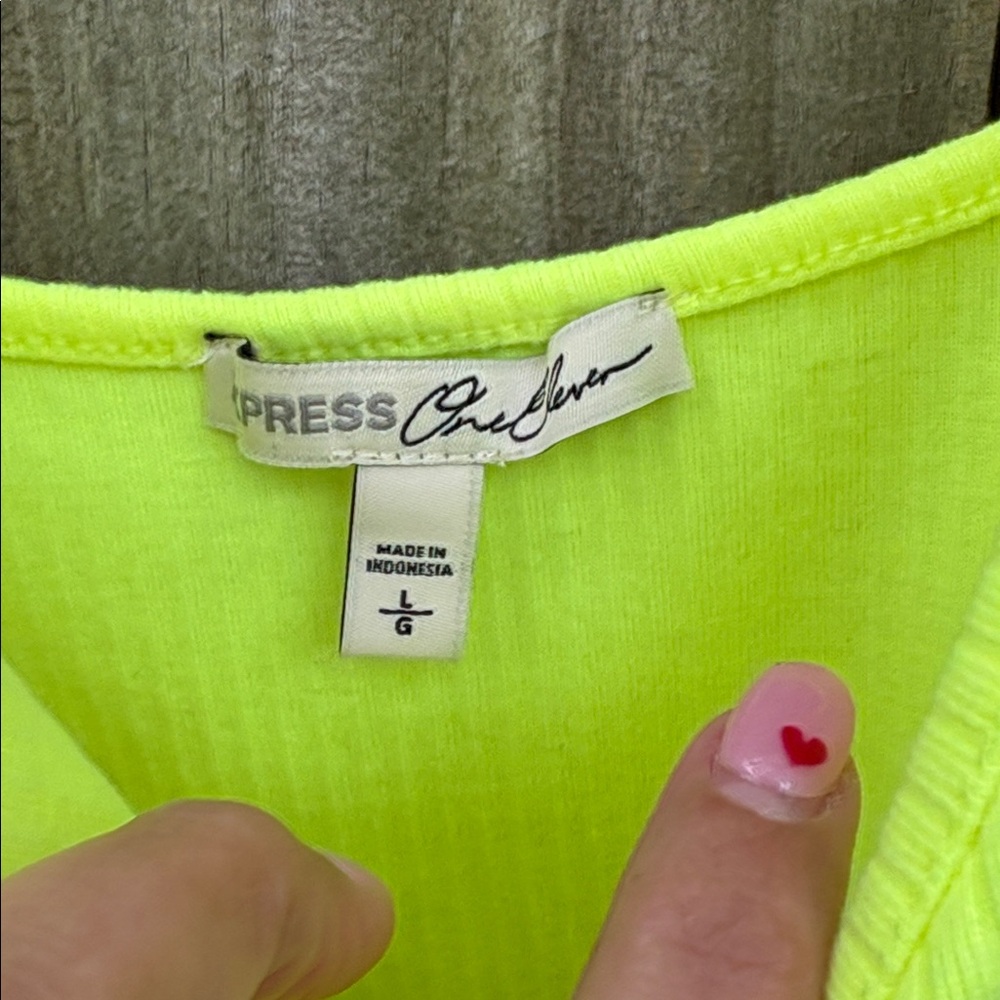Neon yellow crop tank - Picture 2 of 4